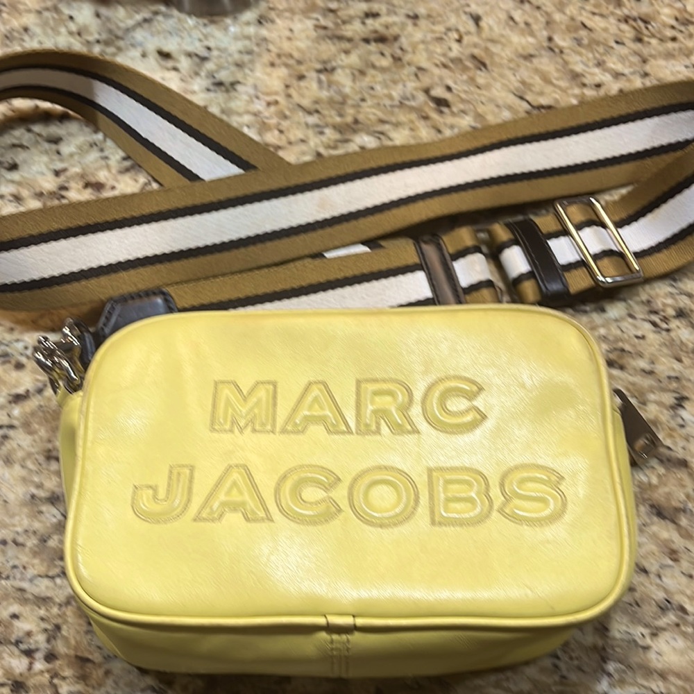 Marc Jacobs… Like new and it could be yours.😀